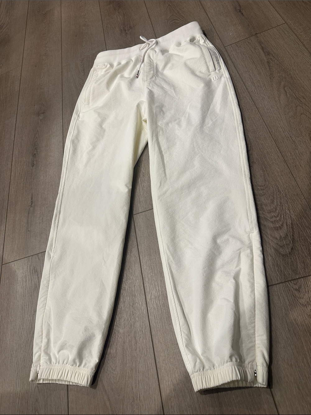 Wilson textured white cream joggers with zippers on ankle size medium
